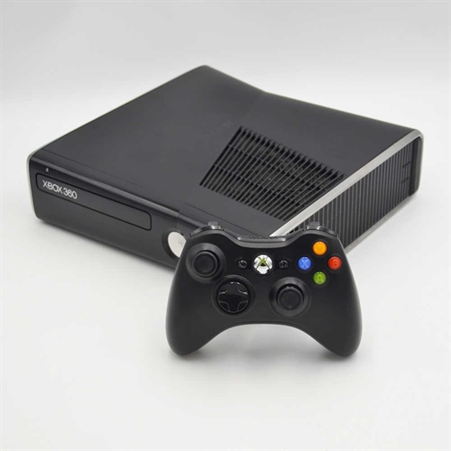 XBOX 360 Slim Konsol - Sort 250GB - SNR 056974411809 (B Grade) (Genbrug)